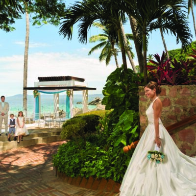 Hyatt-Ziva-Puerto-Vallarta--Wedding-Gazebo-Bride-Walking-Down-3